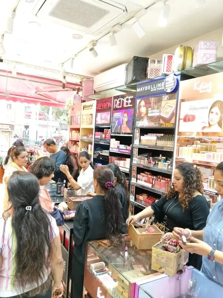 Best Cosmetic Shop in Lajpat Nagar - Services in Delhi (Image 1)