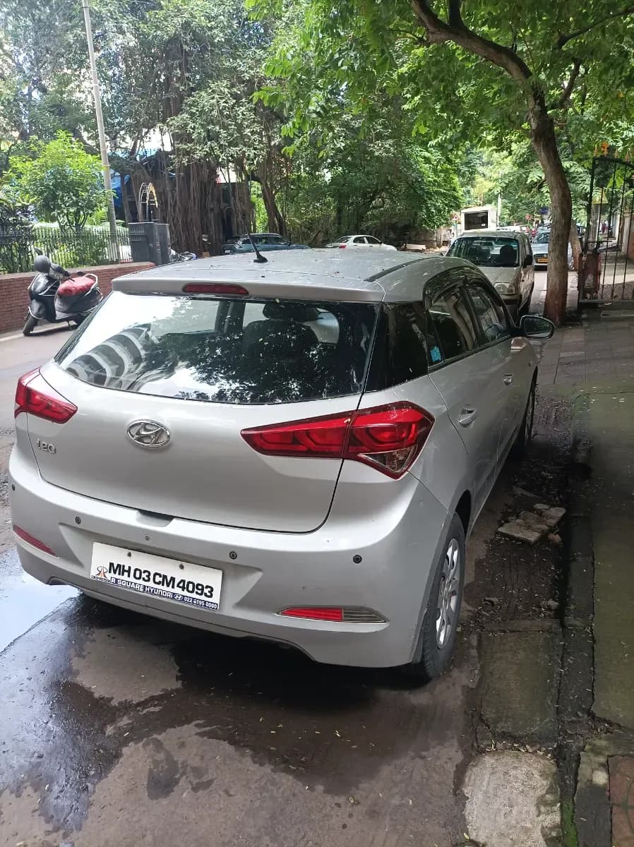 Hyundai i20  - Cars in Mumbai (Image 1)