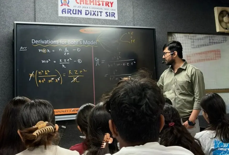 Best Chemistry Online Classes for IIT-JEE - Education in Delhi (Image 1)
