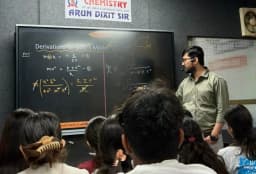 Best Chemistry Online Classes for IIT-JEE - Education in Delhi (Image 1)